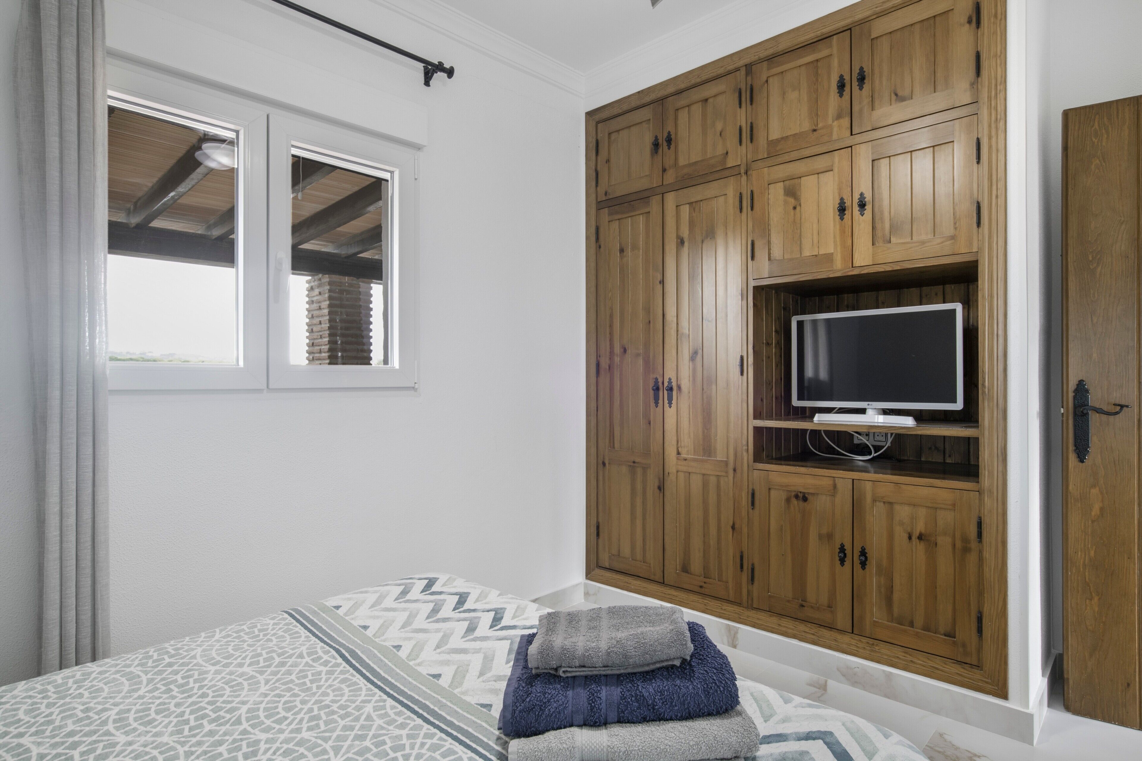 3 chambres, fer et planche à repasser, Wi-Fi gratuit, draps fournis
