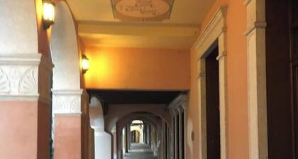 Bright Studio Apartment “Le Cà De Boron Standard Relax Apartment” in Historical Centre with Wi-Fi