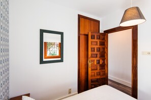 3 chambres, fer et planche à repasser, Wi-Fi gratuit, draps fournis
