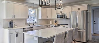 Retreat w/ Deck ~ 9 Mi to Downtown Springfield