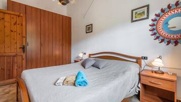 3 Schlafzimmer, Bügeleisen/Bügelbrett, Bettwäsche