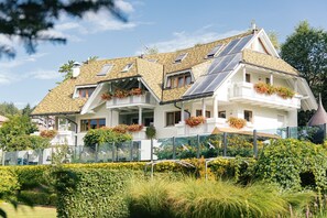 Exterior - Charming Apartment "Steppe" in Villa Anina with Pool (Klobenstein/ Ritten)