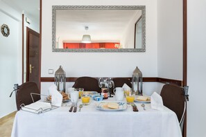 Dining - Apartment "Mariam" In Central Location Close to Beach with Air Conditioning & Wi-Fi (MÁLAGA)