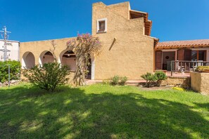 Exterior - Quietly Situated Holiday Home with Sea View, Garden & Terrace (Arzachena)