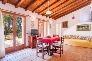 Interior - Quietly Situated Holiday Home with Sea View, Garden & Terrace (Arzachena)