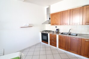 Fridge, oven, stovetop, highchair