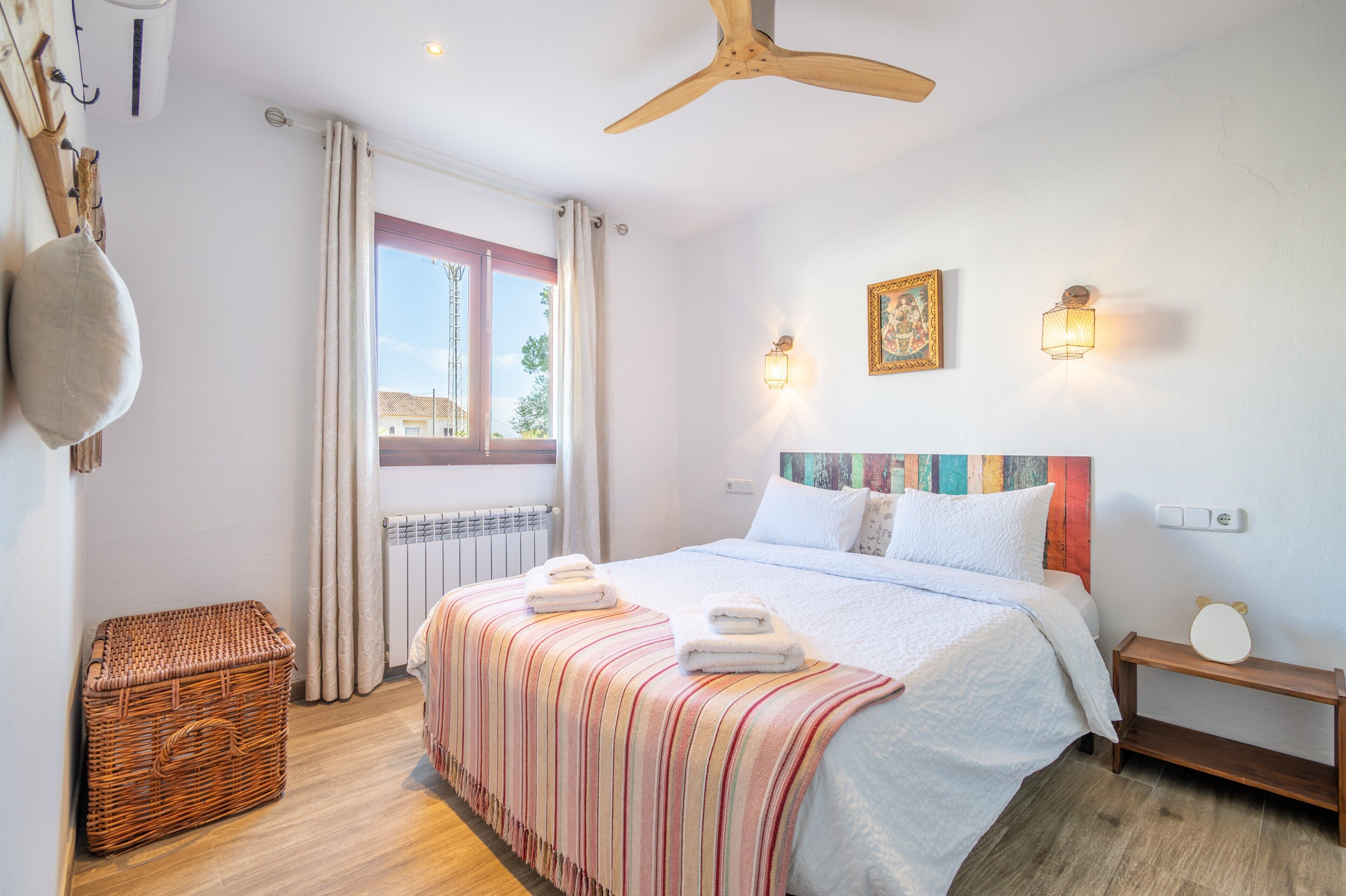 3 dormitorios, tabla de planchar con plancha, wifi gratis y ropa de cama