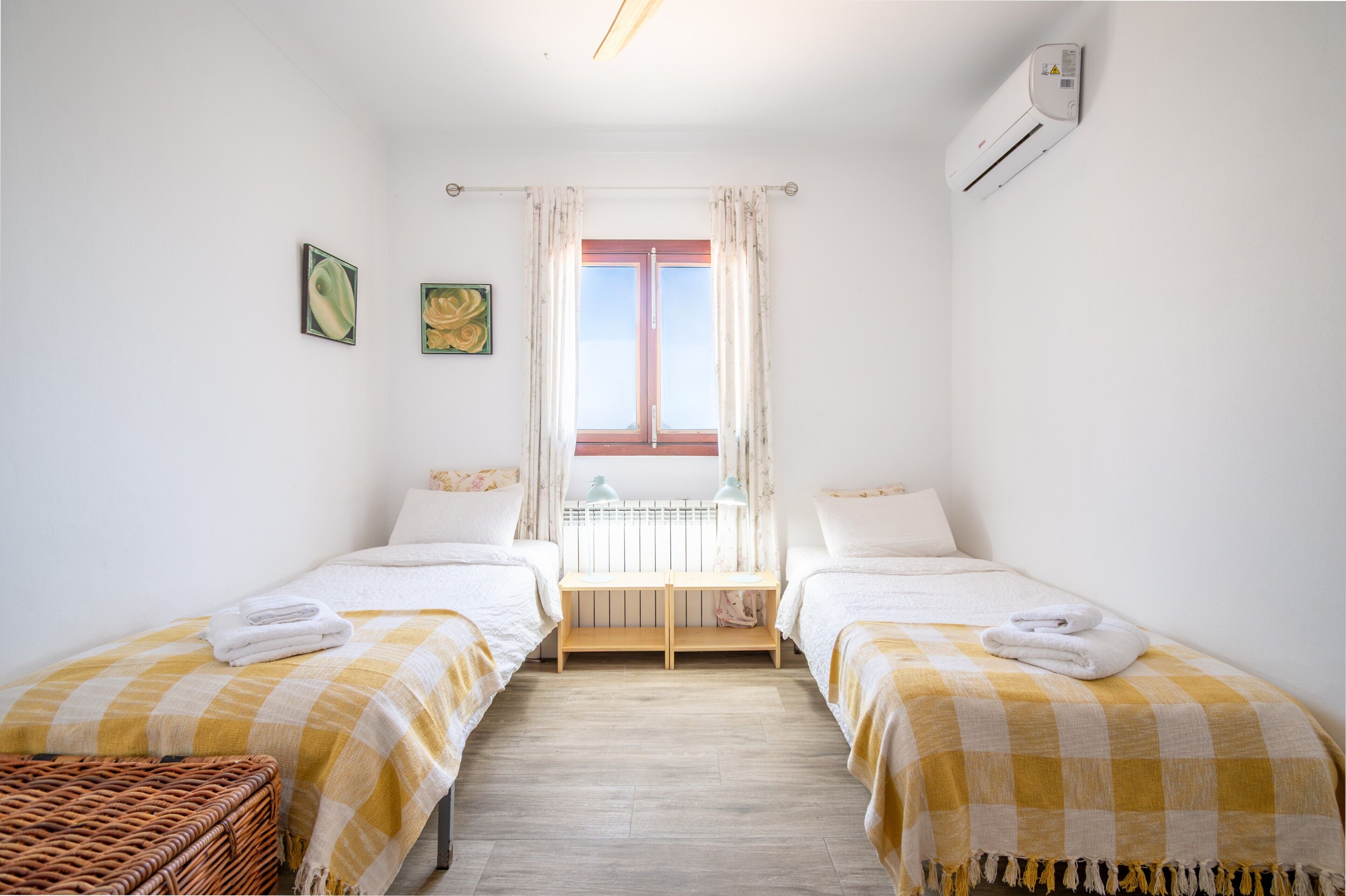 3 habitaciones, tabla de planchar con plancha y wifi gratis 