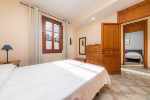 3 bedrooms, iron/ironing board, free WiFi, bed sheets - Typical Majorcan town house with pool – Casa Manolo (Cala Ratjada)
