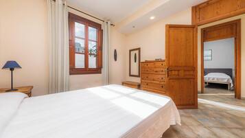 3 chambres, fer et planche Ă repasser, Wi-Fi gratuit, draps fournis