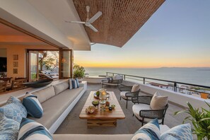 Terrace/patio - Villa Ventana: 5 Bedroom Luxury Villa with Staff included (Puerto Vallarta)