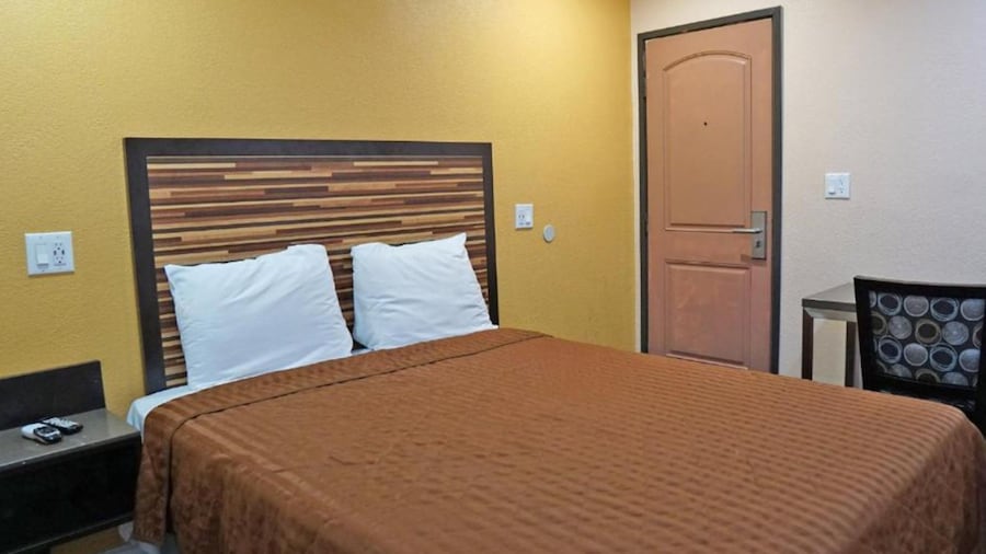 Holly Crest Hotel - Los Angeles, LAX Airport