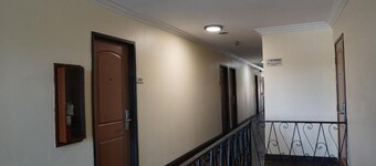 Holly Crest Hotel - Los Angeles, LAX Airport