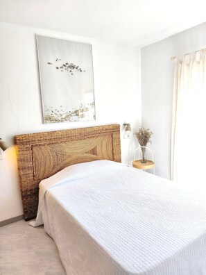 2 chambres, fer et planche à repasser, Wi-Fi gratuit, draps fournis