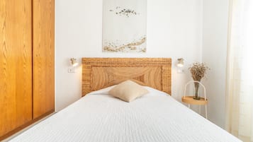 2 slaapkamers, een strijkplank/strijkijzer, gratis wifi, beddengoed