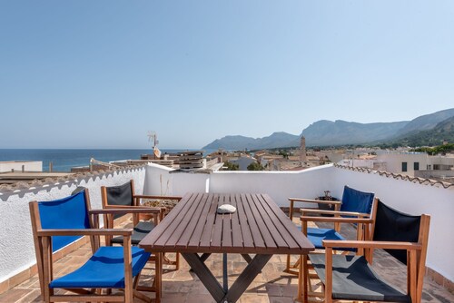 Apartment 'Miramar' with Sea and Mountain View, Private Terrace and Wi-Fi