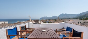 Apartment 'Miramar' with Sea and Mountain View, Private Terrace and Wi-Fi