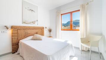 2 slaapkamers, een strijkplank/strijkijzer, gratis wifi, beddengoed