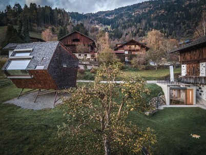 Casa de vacaciones 'Ufogel' con vistas a la montaña, Wi-Fi y aire acondicionado