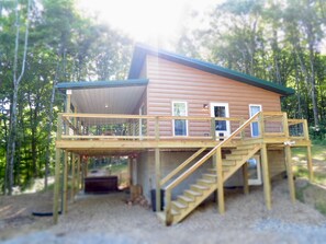 Exterior - Ridgetop Views, Hot Tub, and fenced in yard for pets! (Nelsonville)