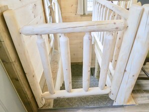 Interior - Ridgetop Views, Hot Tub, and fenced in yard for pets! (Nelsonville)