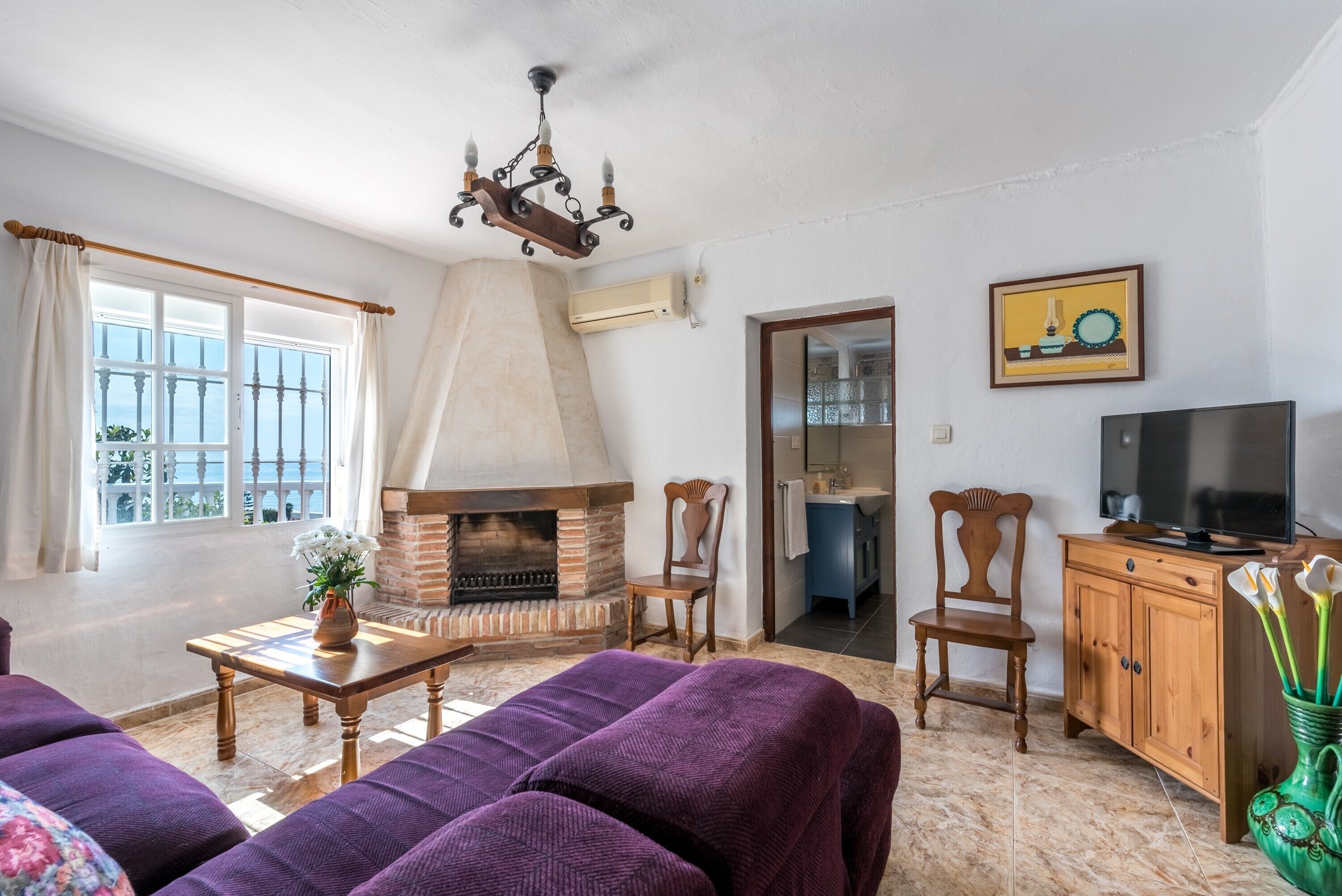 Télévision, cheminée