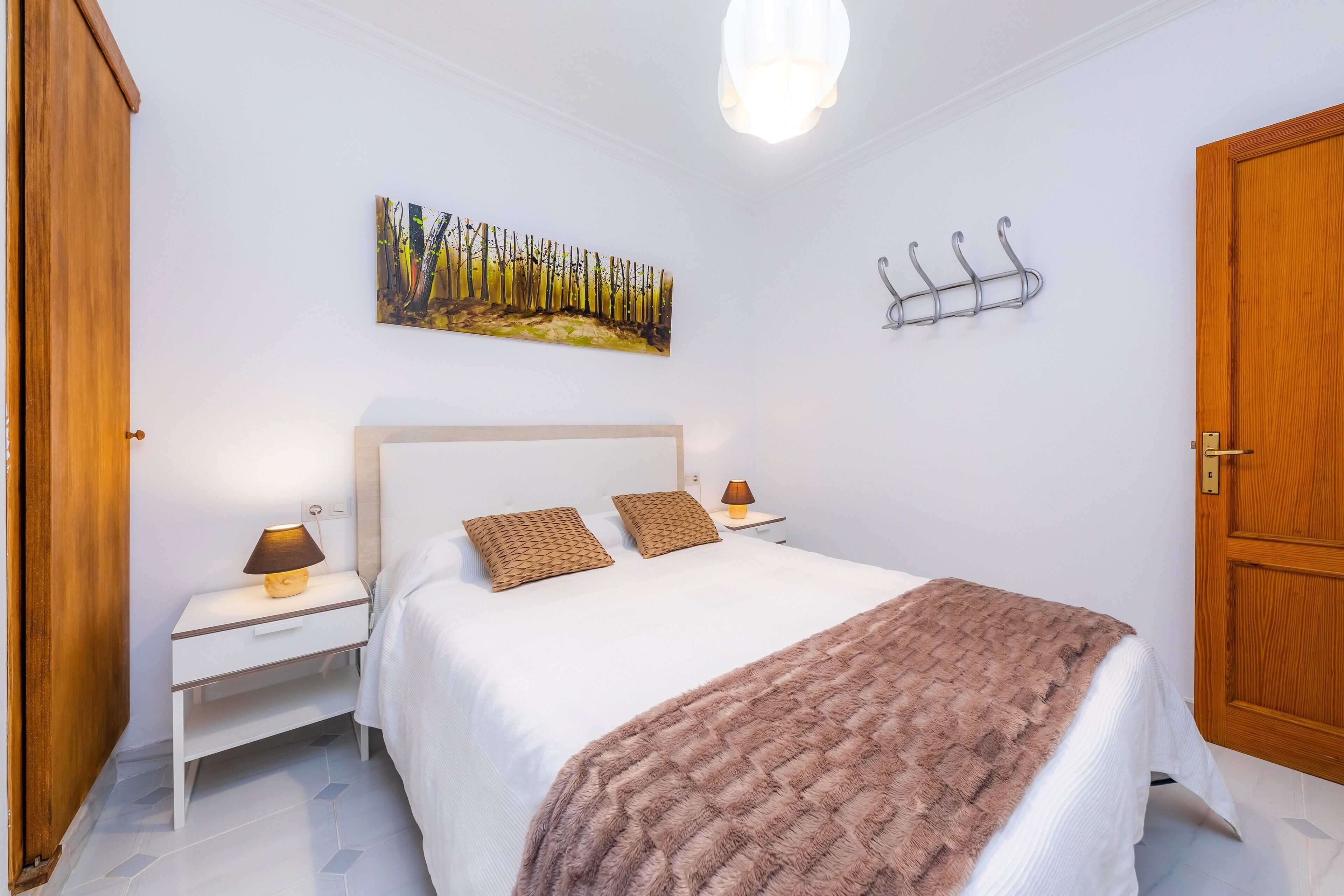 3 bedrooms, iron/ironing board, free WiFi, bed sheets