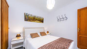 3 bedrooms, iron/ironing board, free WiFi, bed sheets