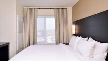 Studio, 1 King Bed with Sofa bed | Individually furnished, desk, laptop workspace, blackout drapes