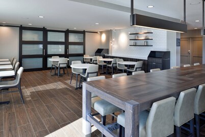 Residence Inn by Marriott Bakersfield West
