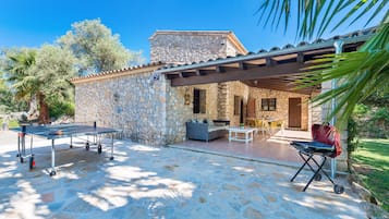 屋外ダイニングエリア