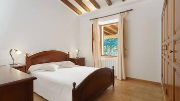 4 Schlafzimmer, Bügeleisen/Bügelbrett, kostenloses WLAN, Bettwäsche