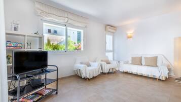 Télévision, lecteur de DVD, chaßne hi-fi