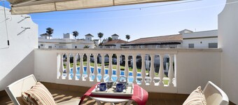Cozy Vacation Home “Casa Costa Ballena Dahlia” Close to the Beach with Wi-Fi, Pool