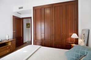 2 habitaciones, tabla de planchar con plancha y wifi gratis 