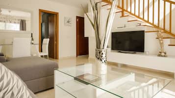 Fernseher, Stereoanlage