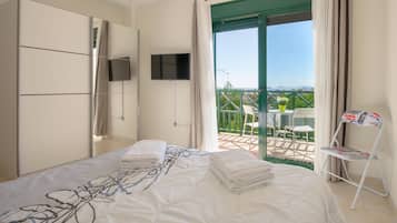 3 habitaciones, tabla de planchar con plancha y wifi gratis