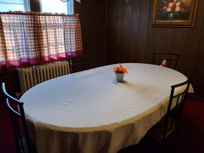 Dining -  ♥Niagara Falls State Park 6 minutes away!♥☆Spacious 2 br ENTIRE Apartment!☆ (Niagara Falls)