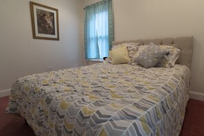 2 bedrooms, iron/ironing board, free WiFi, bed sheets -  ♥Niagara Falls State Park 6 minutes away!♥☆Spacious 2 br ENTIRE Apartment!☆ (Niagara Falls)