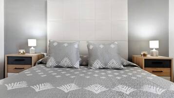 1 slaapkamer, een strijkplank/strijkijzer, gratis wifi, beddengoed