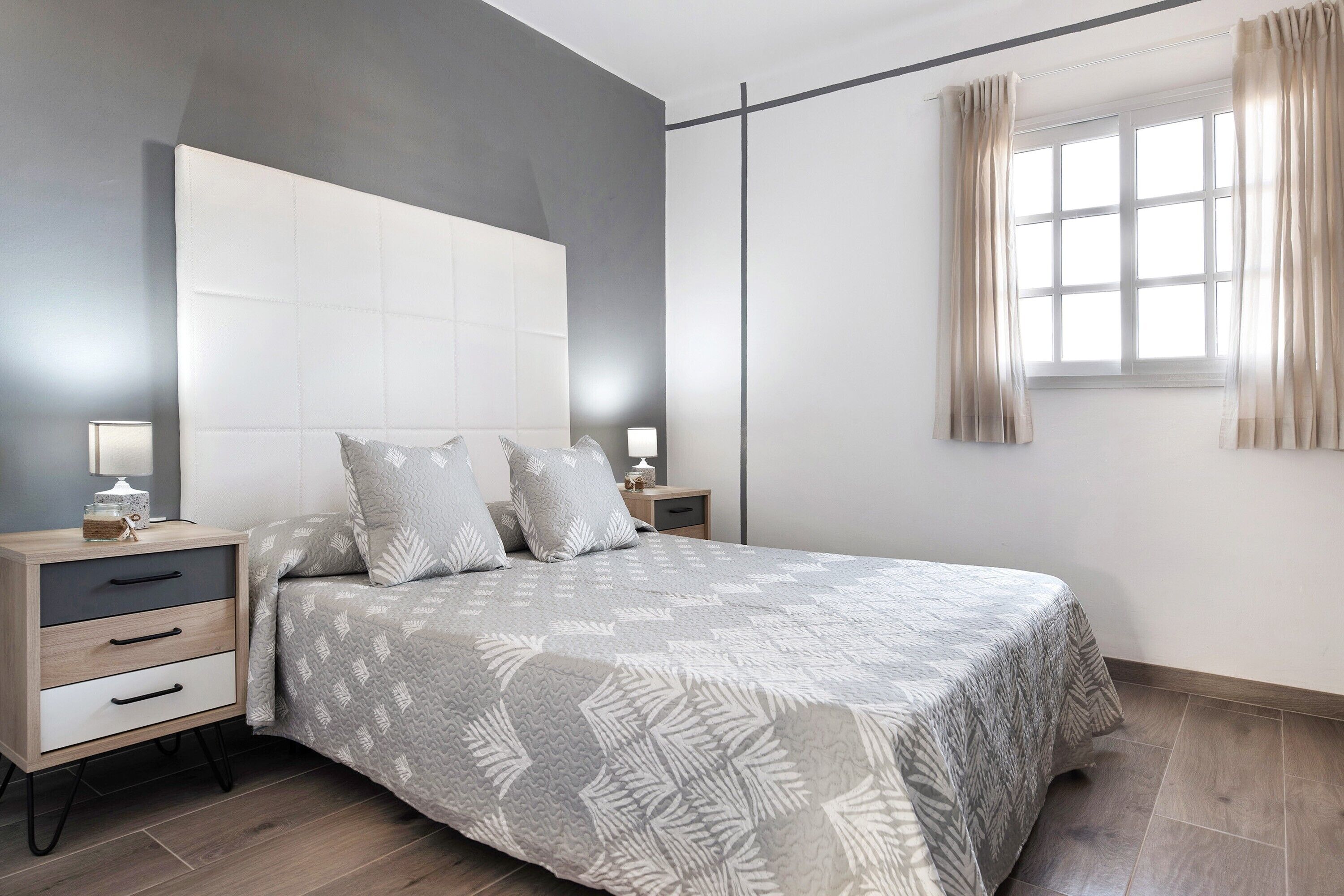 2 habitaciones, tabla de planchar con plancha y wifi gratis 