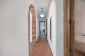 Interior - Family Home "La Lobita 1" Short Drive from Beach with Pool, Terrace and Wi-Fi (Conil de la Frontera)