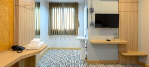 Standard-Doppelzimmer | Schreibtisch, Verdunkelungsvorhänge, kostenloses WLAN