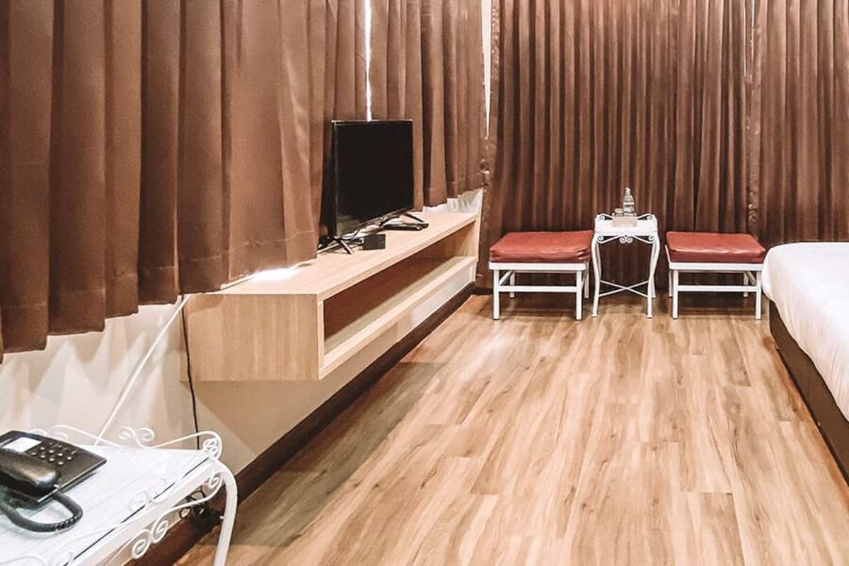 Deluxe Double Room | Desk, blackout drapes, WiFi (free)