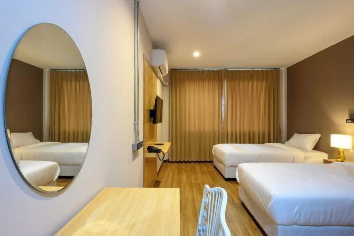 Desk, blackout curtains, free WiFi