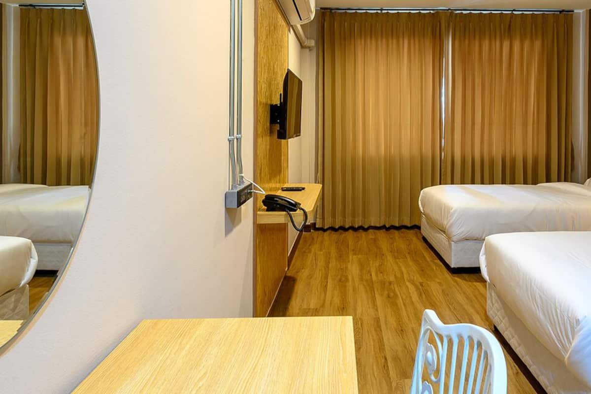 Grand Deluxe Twin Room | Desk, blackout drapes, WiFi (free)