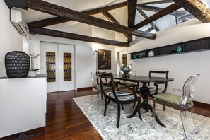 Dining - San Pantalon Luxury Penthouse R&R (Venecia)