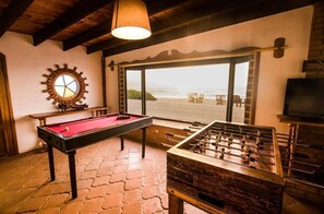 Games room - La Haciendita Beachfront Home + Private Pool (Ensenada)