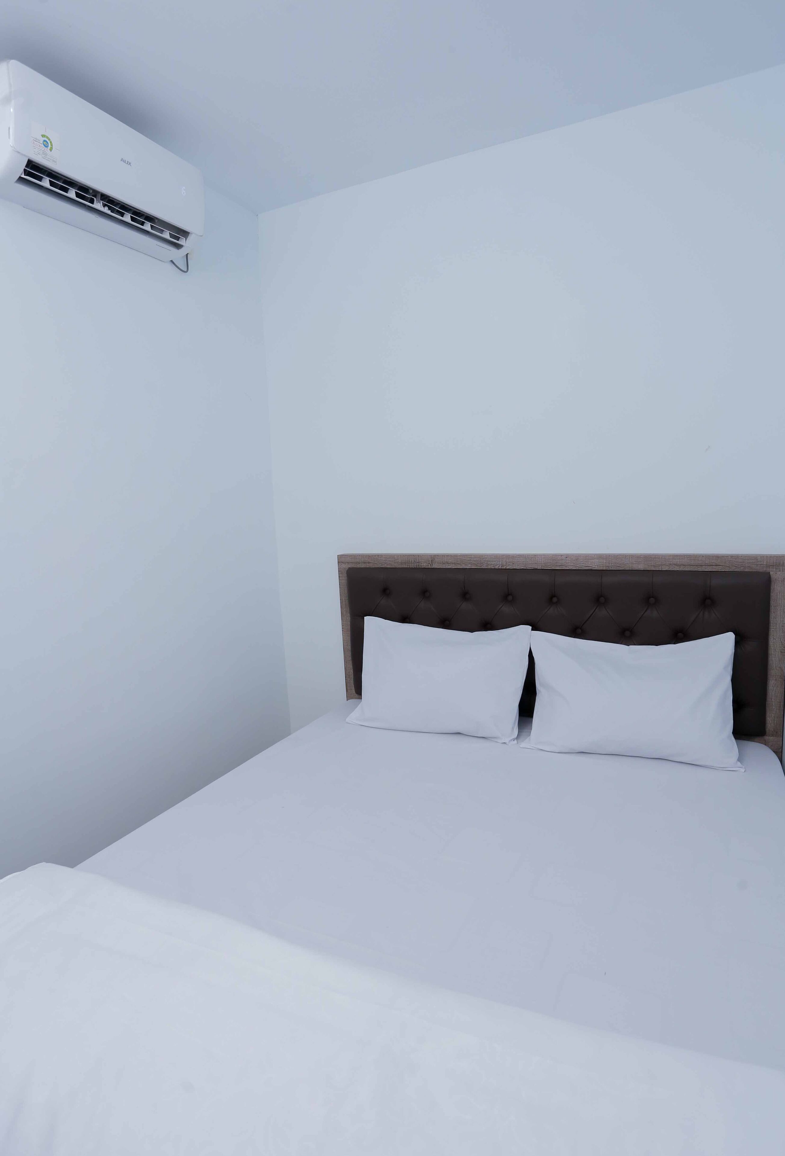 デラックス ダブルルーム クイーンベッド 1 台 | デスク、WiFi (無料)、ベッドシーツ