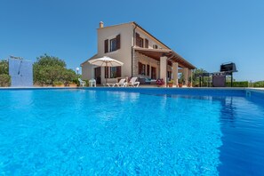 Pool - Fantastic Country House with Pool, Wi-Fi and Patio; Parking Available (Sant Llorenç des Cardassar)